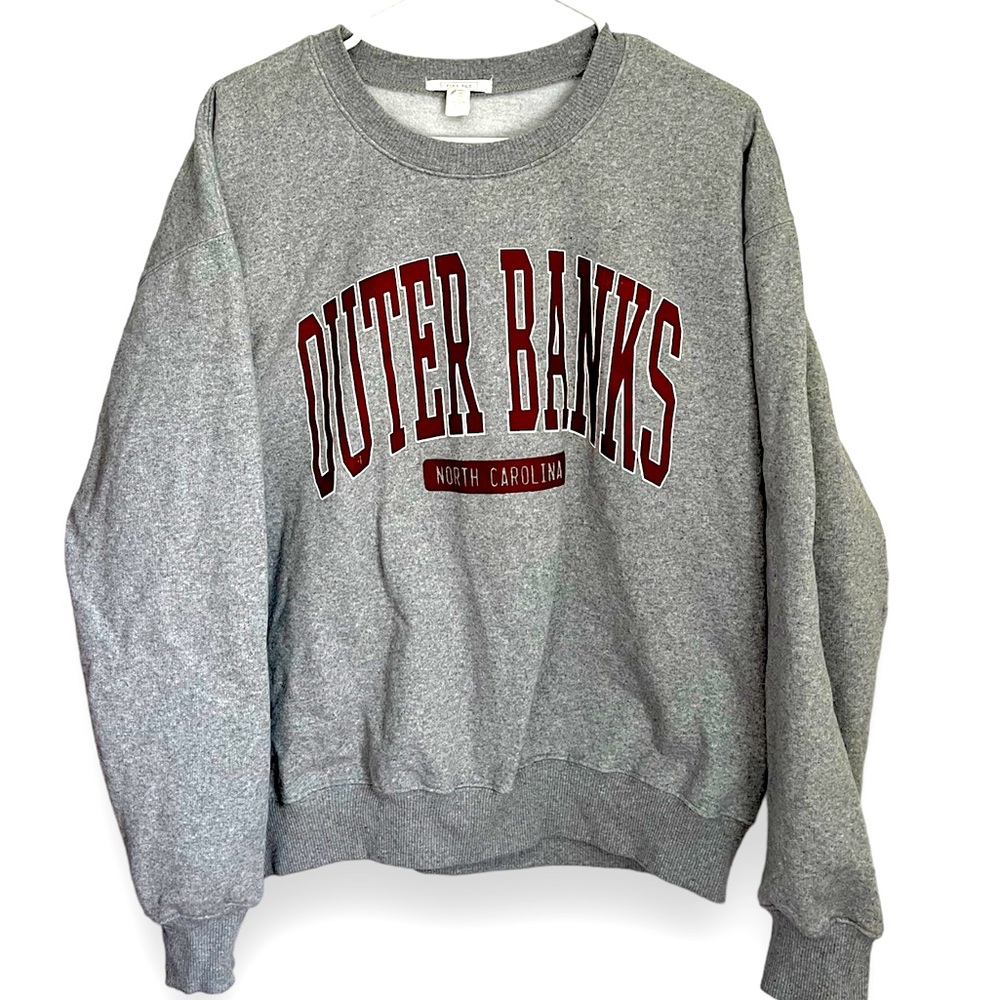 Women’s Outer Banks crew neck.